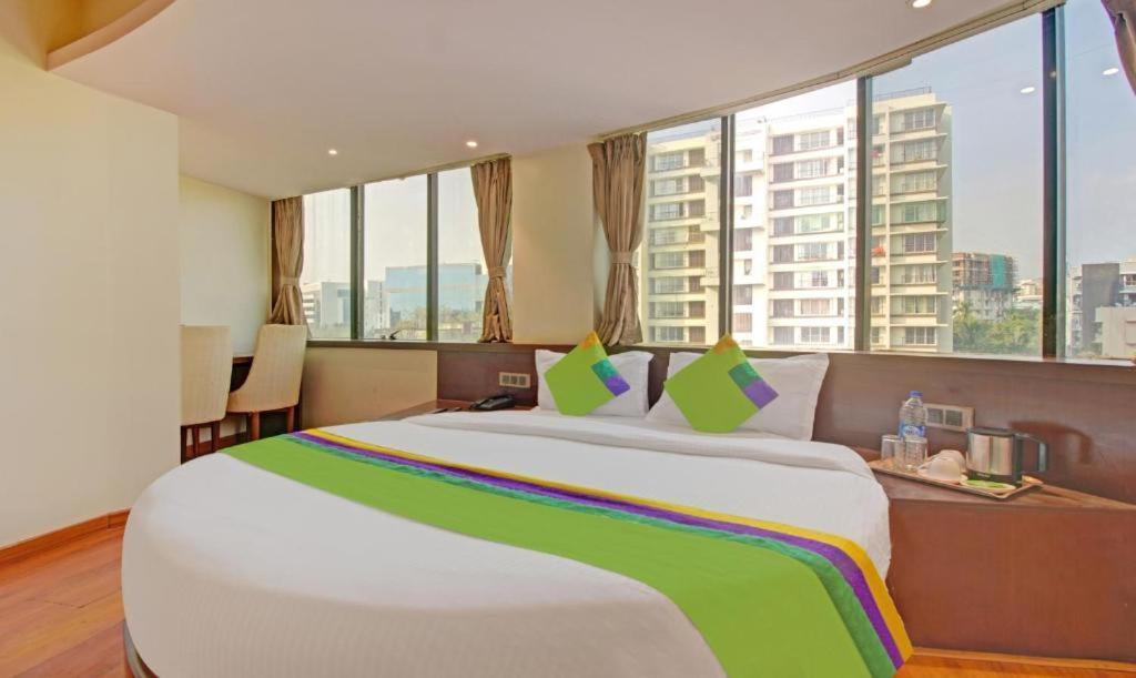 Hotel Pacific By Bestays Mumbai Exteriör bild