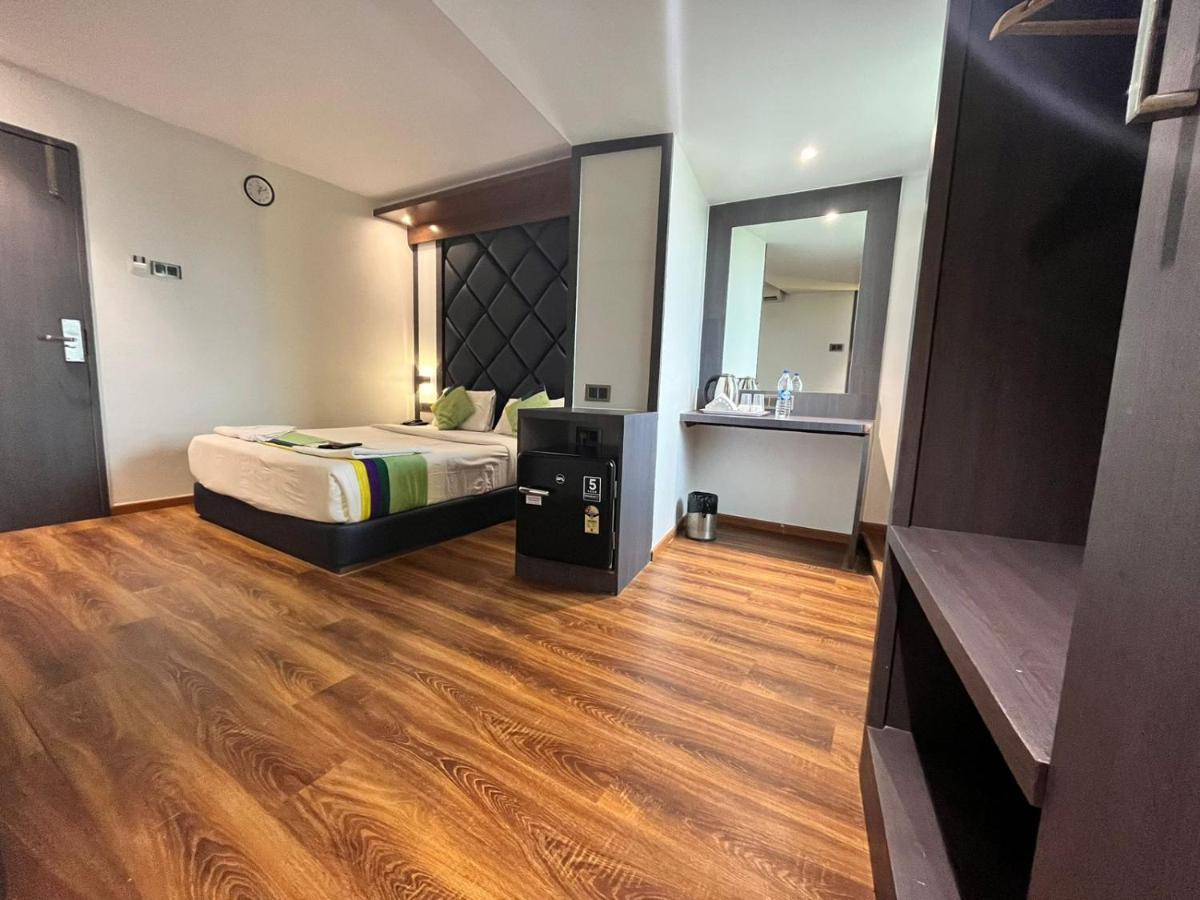 Hotel Pacific By Bestays Mumbai Exteriör bild